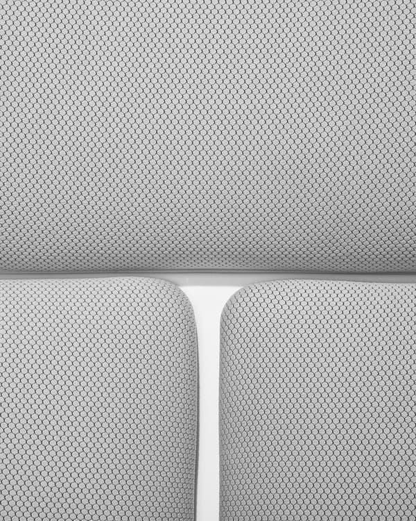 Kontorstol Grå og Hvid Plast Polyester 116/126 x 64 cm Drejeligt Skrivebordsstol til Kontor Soveværelse med Justerbart Sæde og Ryglæn Design