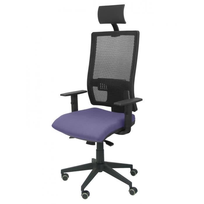Ergonomisk kontorsstol med synkromekanism och högt ryggstöd i ventilerande mesh och justerbar i höjdled, med nackstöd