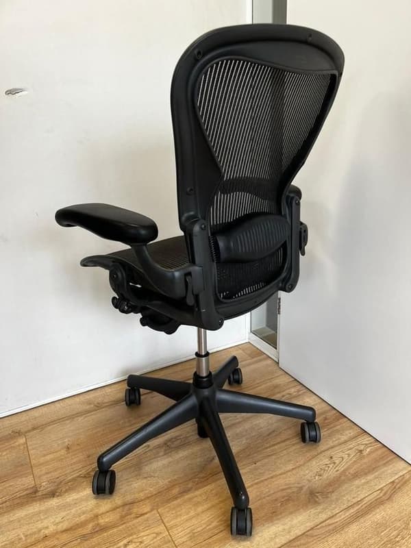 Herman Miller Aeron full option med svankstöd