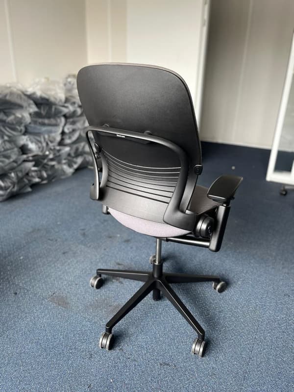 Steelcase Leap V2 - harmaa