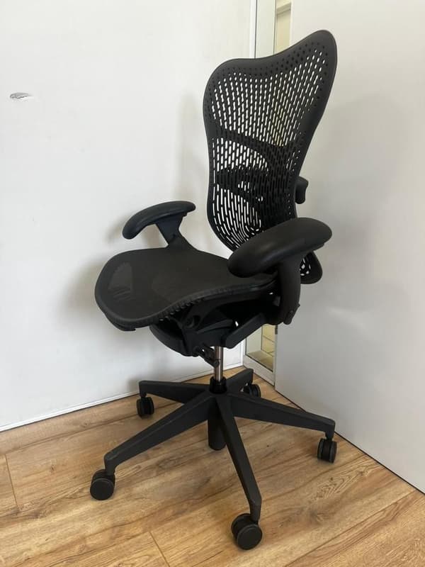 Herman Miller Mirra 2