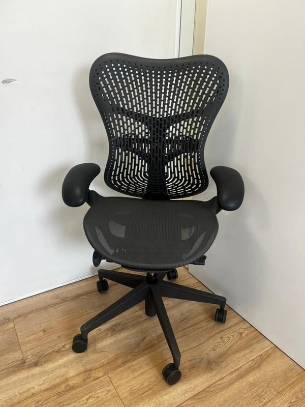 Herman Miller Mirra 2