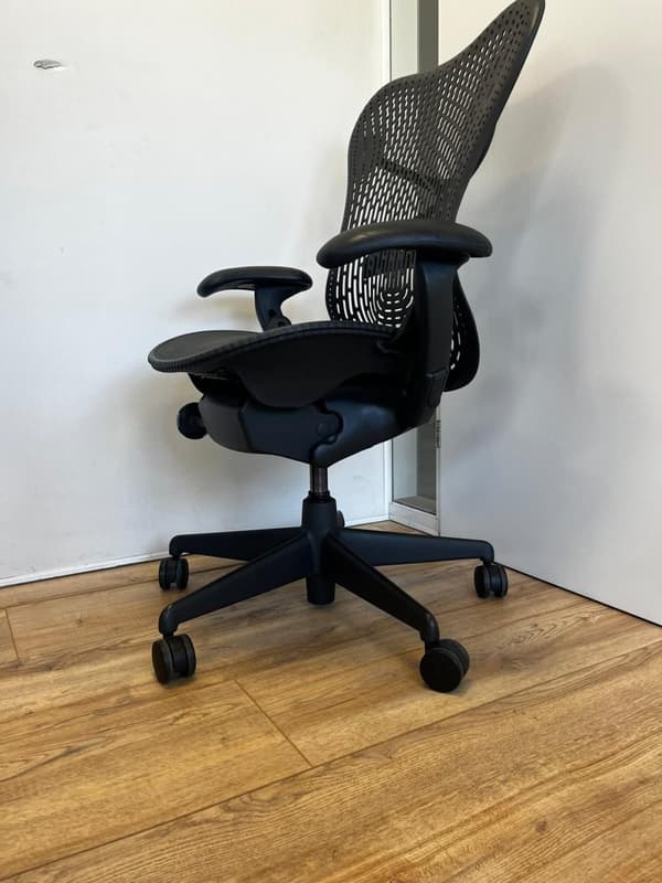 Herman Miller Mirra