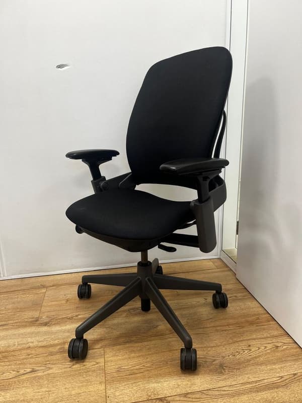 Steelcase Leap V2 Showroommodel