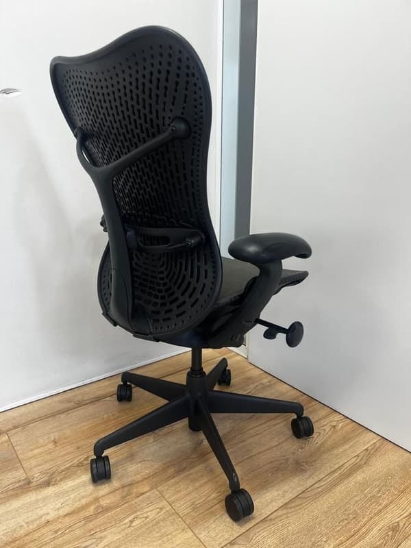 Herman Miller Mirra (Butterfly)