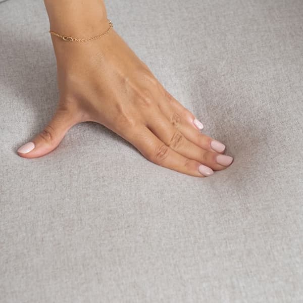 MYSIGA MÖBLER Roterande kontorsfåtölj Beige tyg och bokträ ben, skandinavisk stil, CARSON