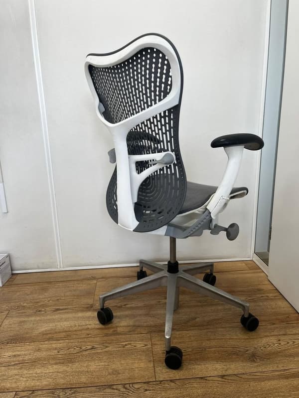 Refurbished Herman Miller Mirra 2 Grey White - Full Option