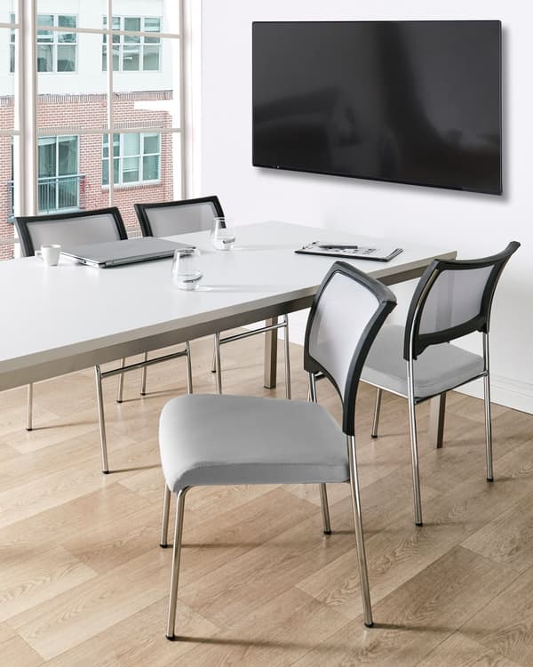 Sett med 4 spisestuestoler Grå armløse benkapper Jernben Stabelbare konferansestoler Moderne moderne skandinavisk design Spisestuestoler