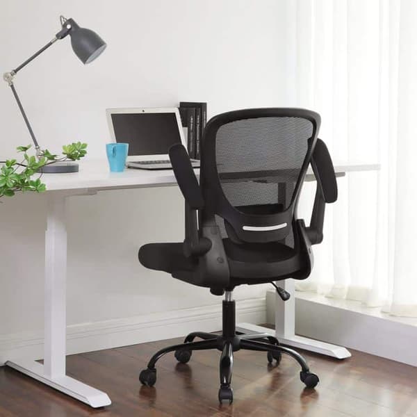 Ergonomisk kontorstol med foldbare armlæn, sort