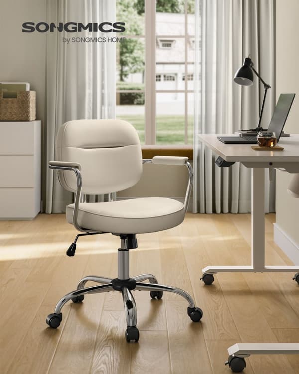 Kontorstol lavet af PU med armlæn i cappuccino beige