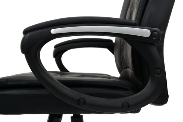 Ergonominen musta nahka toimistotuoli muistivaahto työskentelyyn kotoa