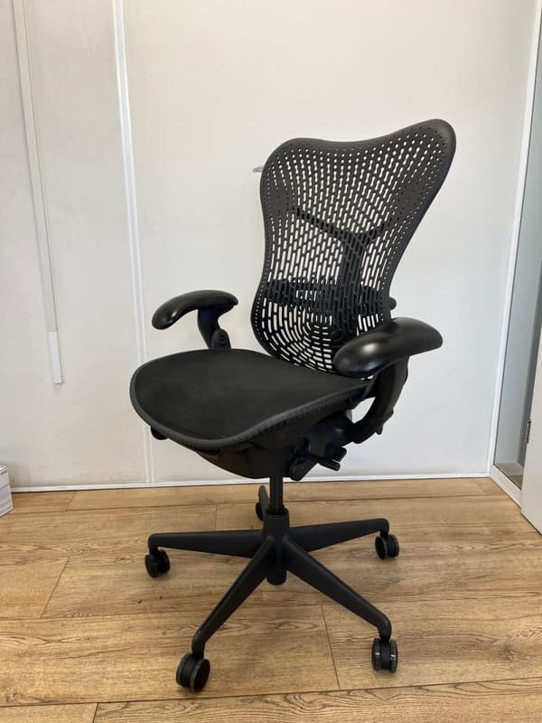 Herman Miller Mirra Sort