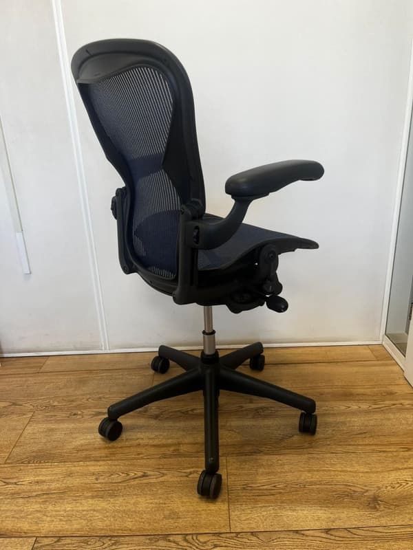 Herman Miller Aeron - Blå - ergonomisk kontorstol