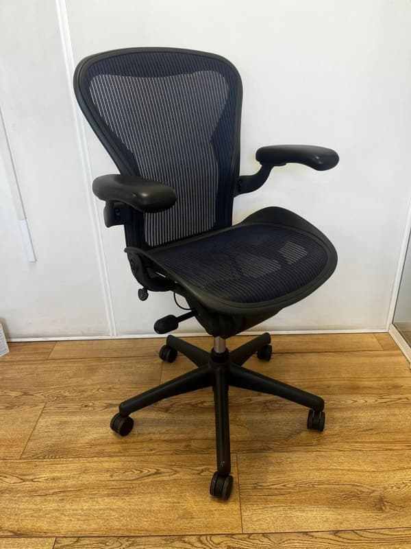 Herman Miller Aeron - Blå - ergonomisk kontorstol