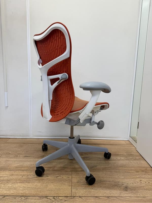 Herman Miller Mirra 2 Butterfly Twilight/Studio Orange