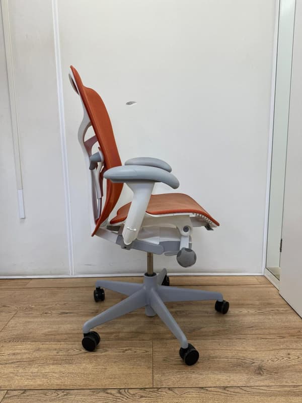 Herman Miller Mirra 2 Butterfly Twilight/Studio Orange