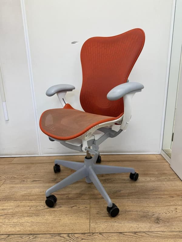 Herman Miller Mirra 2 Butterfly Twilight/Studio Orange