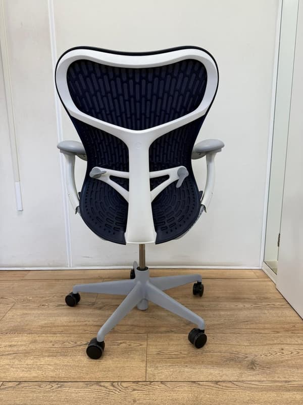 Herman Miller Mirra 2 Butterfly Twilight/Studio Blue