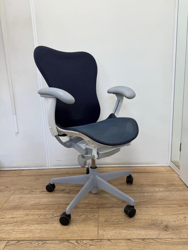 Herman Miller Mirra 2 Butterfly Twilight/Studio Blue
