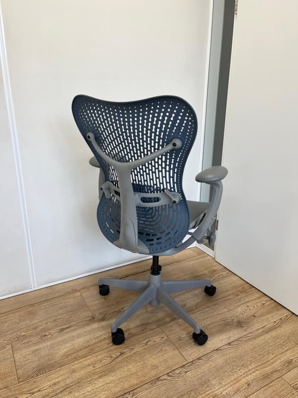 Herman Miller Mirra Grey Blue Fog