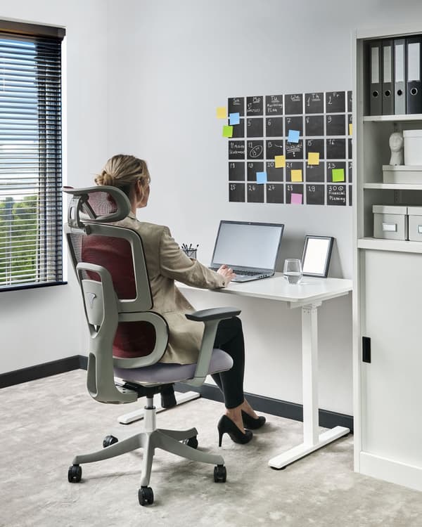 Kontorstol Mørkerød Mesh 150 kg Ergonomisk Stol til Kontor med Nakkestøtte Computerstol med Armlæn Hjemmekontorstol med Vippefunktion