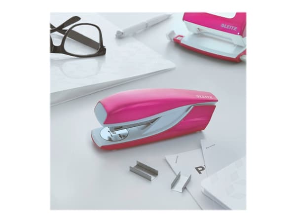 Leitz WOW - Häftapparat - 30 ark / 3 mm - 24/6, 26/6 - plast, metall - rosametallic