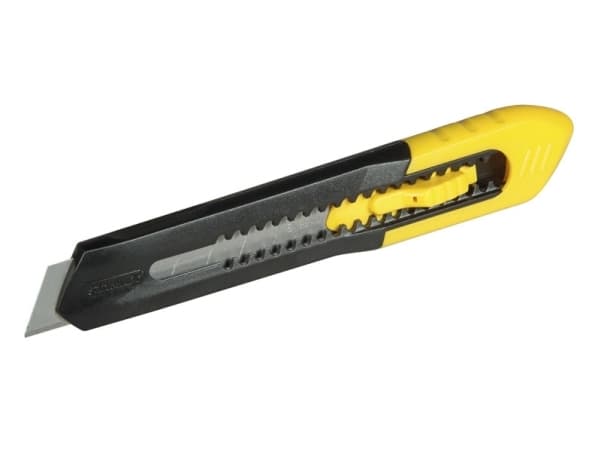 STANLEY®-kniv med 9 mm tandade blad. Praktisk och snabb tryckknapp med flera lägen. Bladet sitter fast i handtaget för ökad säkerhet