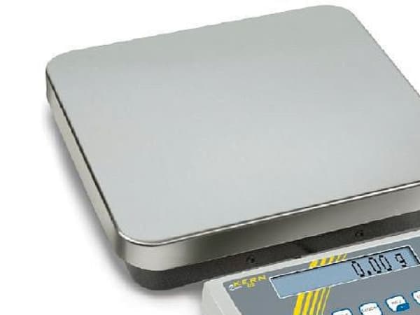 Kern DS 36K0.2 Plattformsvikt Viktkapacitet: 36 kg Avläsningsnoggrannhet: 0,2 g via strömförsörjning, batteridrift Silver