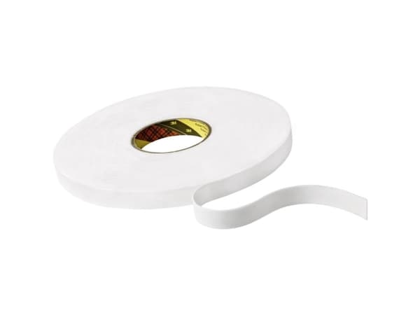 Skumtape hvid 9508W, 12mmx66mx0,8mm tyk. Bruges til samling af skilte, letvægtsemblemer, navneskilte og andre opgaver