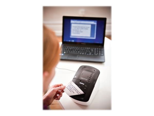 Brother QL-700 - Etikettskrivare - direkt termisk - Rulle (6,2 cm) - 300 x 600 dpi - upp till 150 mm/sek - USB - kniv