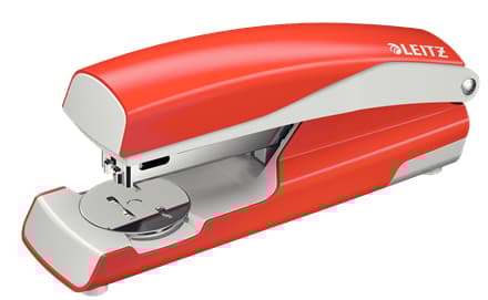 Leitz 5502 - Häftapparat - 30 ark / 3 mm - 24/6, 26/6 - plast, metall - ljusröd