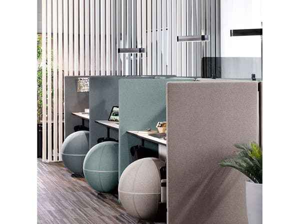 Gulvskærm 1400x1400 mm med søm Prisgruppe 3