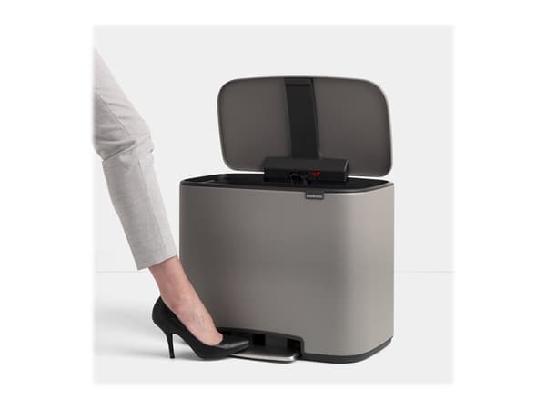 Brabantia Bo Pedal Bin - Soptunna - fliplock - 33 L - fotpedal - sopsortering - mineral concrete gray