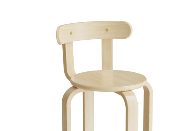 Taburet Oscar med ryglæn, 330 mm, sæde i birk laminat, stel i birkefinér