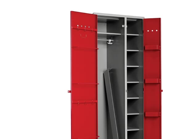 Soldatskåp Rakt tak 1x680 mm röd dörr, vapenfack ingår