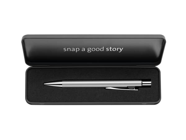 Pelikan Kugelschreiber Snap Metalic K10 Silber im Etui, Klämma, Fastklämbar, indragbar kulspetspenna, Blå, 1 styck, Medium