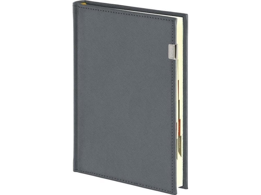 Calendar 2023 B5 Week. Cross with a silver notebook