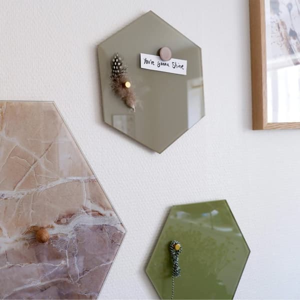 Magnetisk NAGA glastavle hexagon 21 cm beige