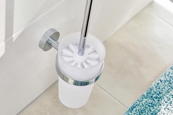 Tesa® Smooz wc-harjasetti, kromattu metalli, itseliimautuva, itseliimautuva asennustekniikka