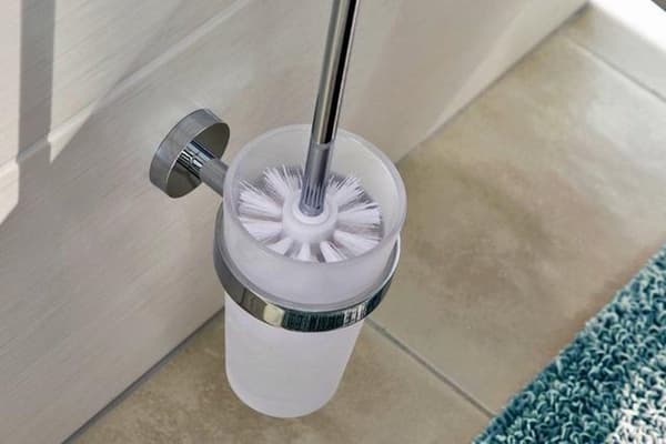 Tesa® Smooz wc-harjasetti, kromattu metalli, itseliimautuva, itseliimautuva asennustekniikka