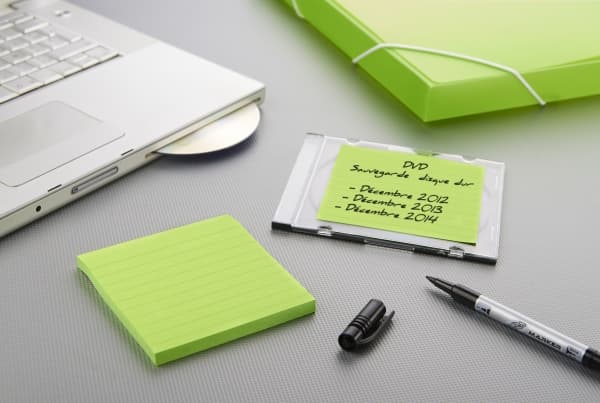 Post-it Super Sticky Notes linjerade 101 mm x 101 mm 90 ark/blk 6blk/förpackning Carnival colour collection
