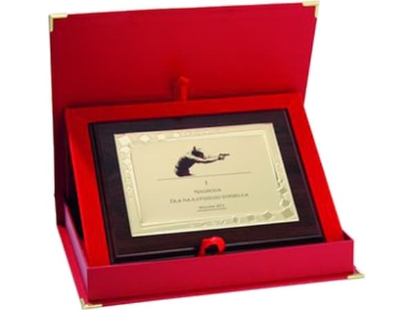 Victoria Sport Diploma laget av plast med gravert metallplate + etui