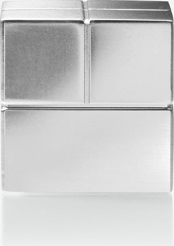 Signeret BA706. Magnettype: Neodym, Farve på produkt: Sølv, Overfladetype: Blank. Bredde: 20 mm Dybde: 20 mm Højde: 20 mm Antal pr. pakke: 2 stk., Emb