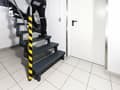 Miniatyrbilde 3 av 5: HOLDBAR rørbeskyttelsesprofil P30 gul/svart selvklebende 1m