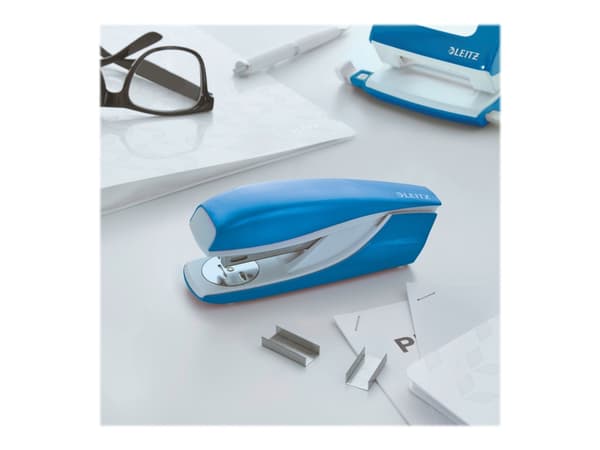 Leitz - Häftapparat - 30 ark / 3 mm - 24/6, 26/6 - plast, metall - metallic-blå