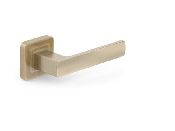 Metal-Bud Handle Door Brass