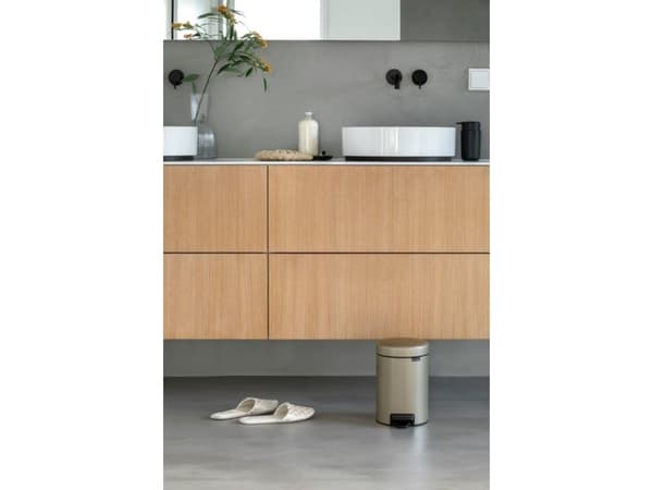 Brabantia NewIcon pedalbøtte 3 liter, 3 L, rund, champagne, pedal, 16,8 cm, 168 mm