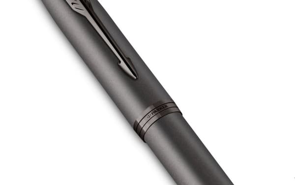 Penna Parker IM monokrom bronsrulle F