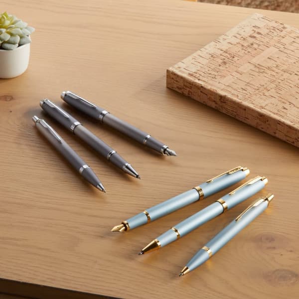 Parker IM Writing Rituals Grey C.T. Fjädrande -bläckpenna, medium spets, blå bläck