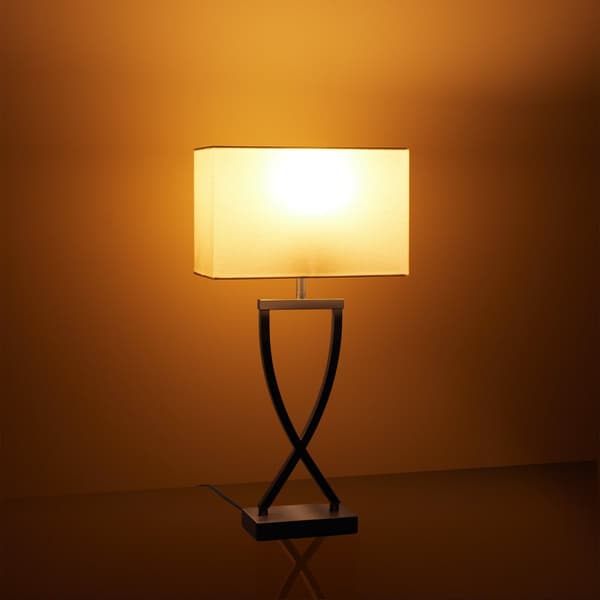Bordslampa Avina i modern design, 60W - Nickelfärgad